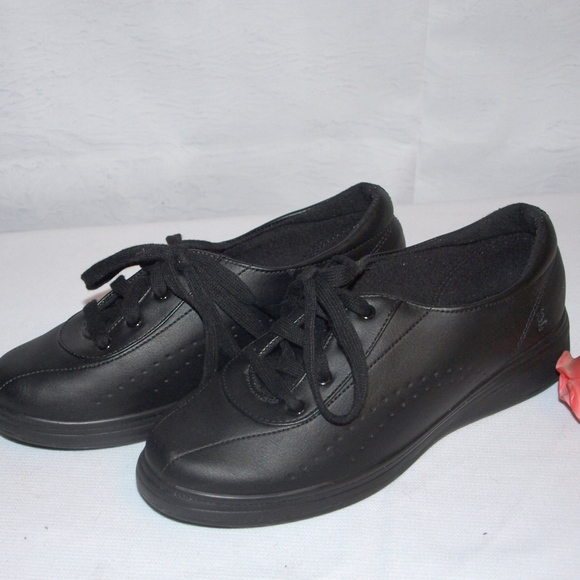 Shoes Walking Shoes Black Size 7w Super